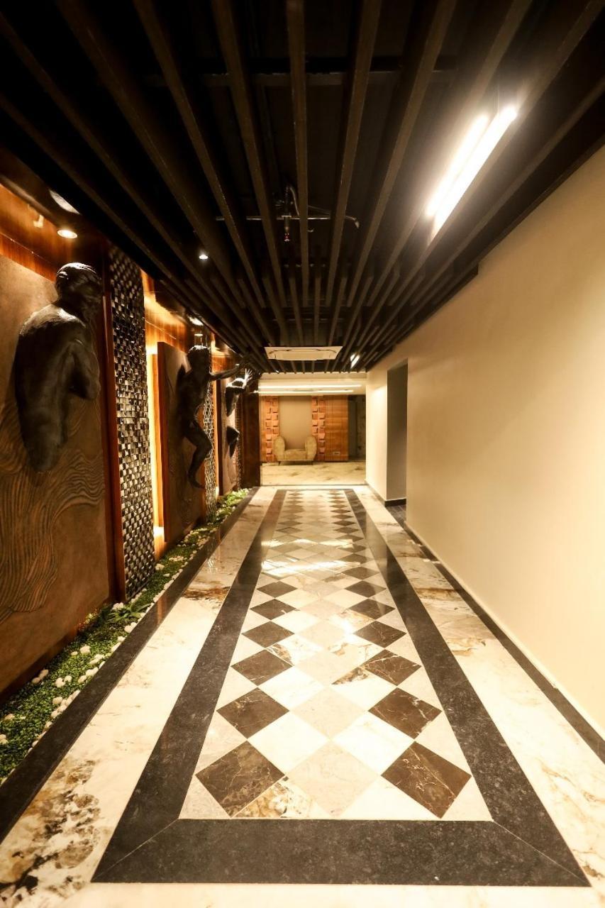 Hotel Noah Spire آغارتالا المظهر الخارجي الصورة