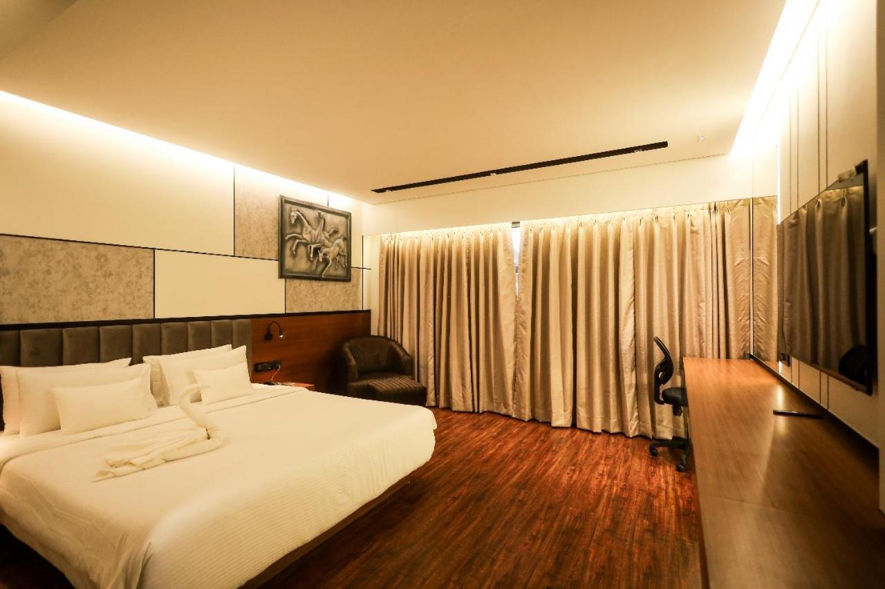 Hotel Noah Spire آغارتالا المظهر الخارجي الصورة